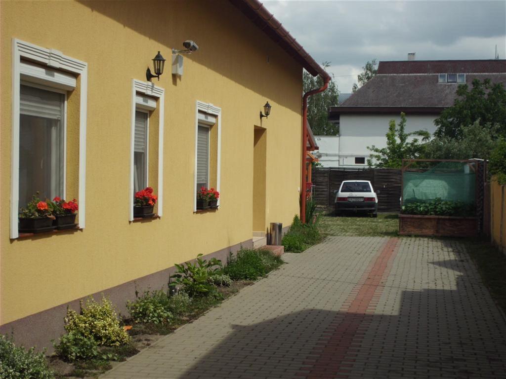 Andrea Apartman Hajduszoboszlo Exterior foto