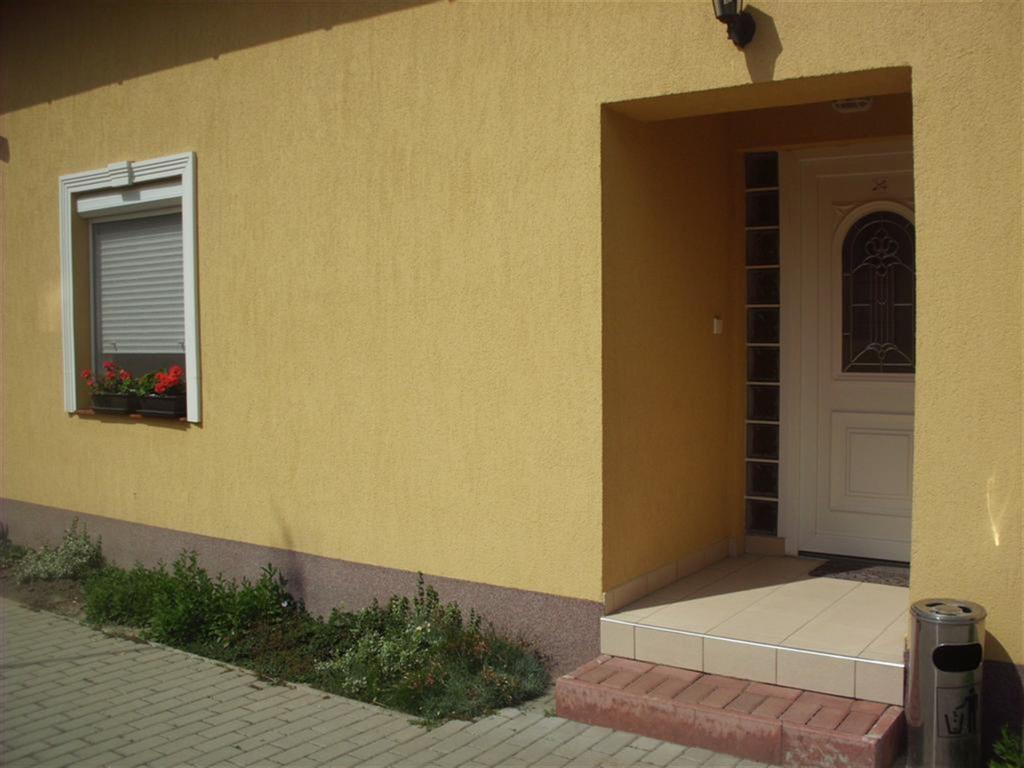 Andrea Apartman Hajduszoboszlo Exterior foto