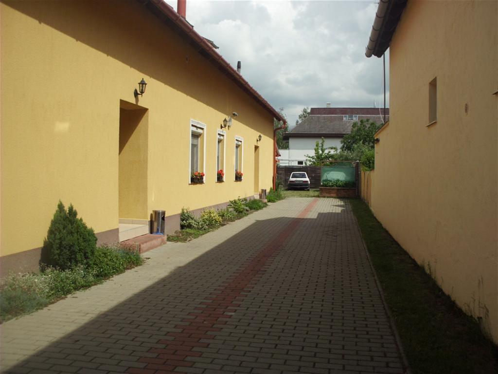 Andrea Apartman Hajduszoboszlo Exterior foto